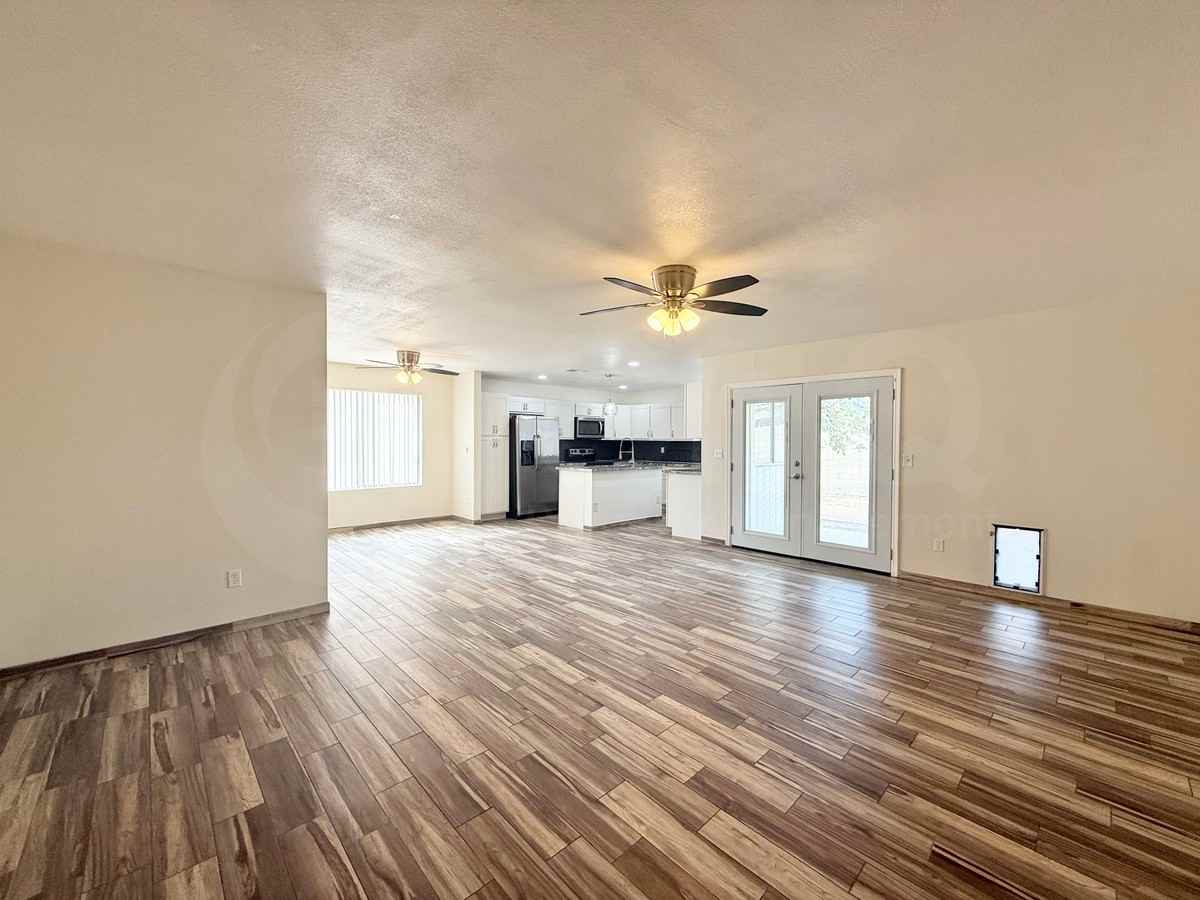 4010 W Cholla St - Photo 4 of 23