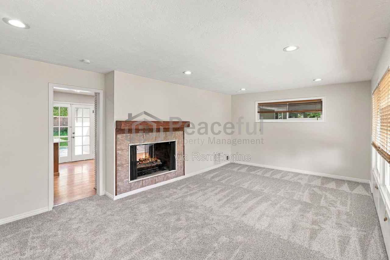 1373 E Luck Spring Dr - Photo 4 of 17