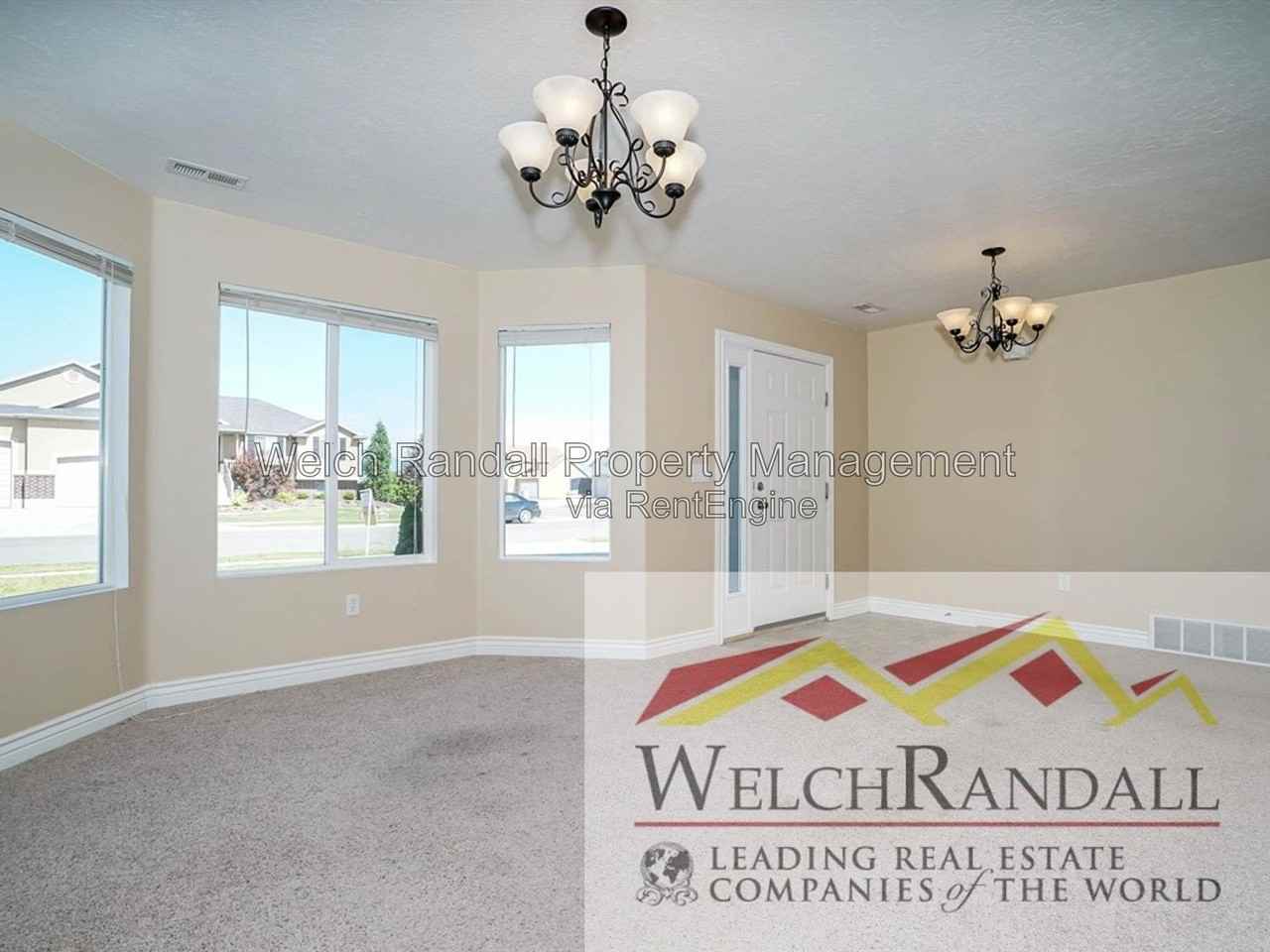 2380 S 3340 W - Photo 4 of 25