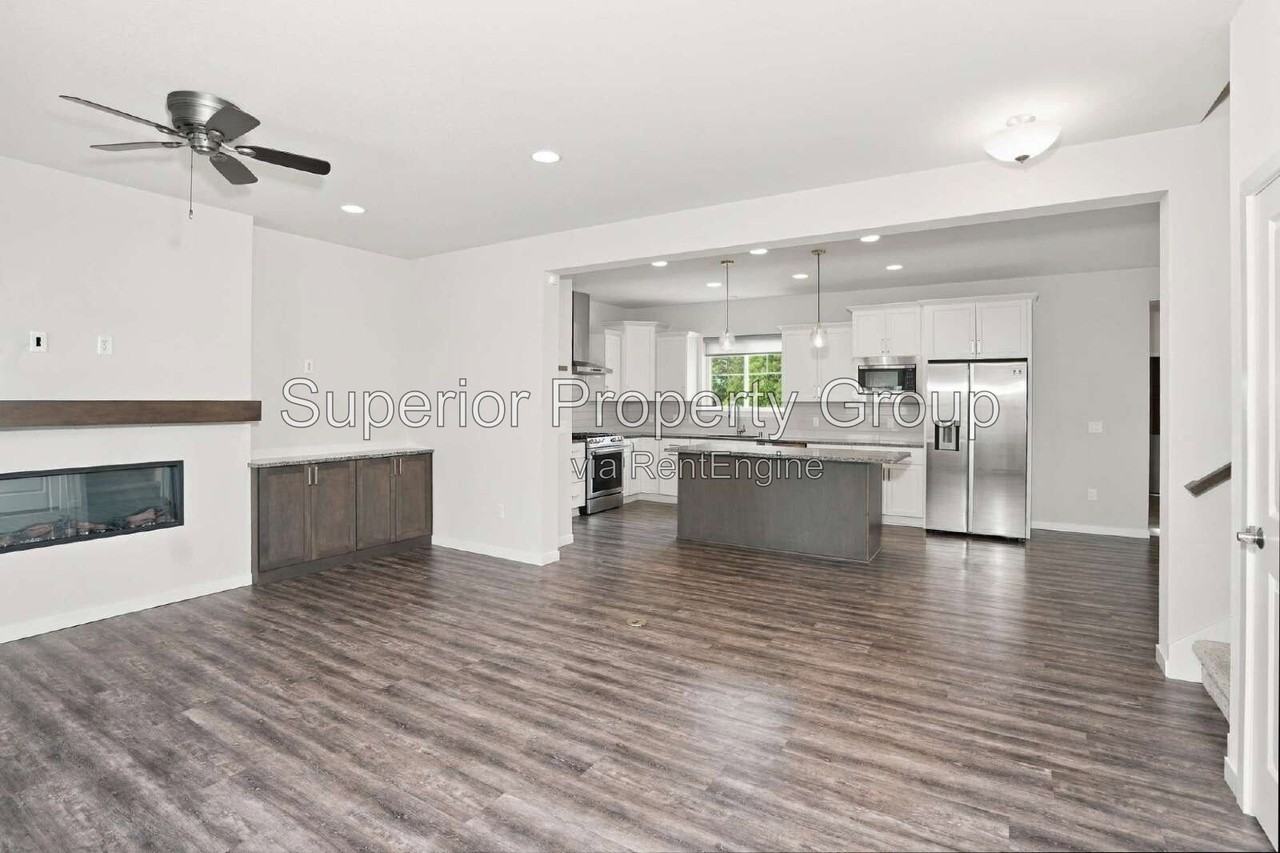 2865 Endive Dr - Photo 2 of 25