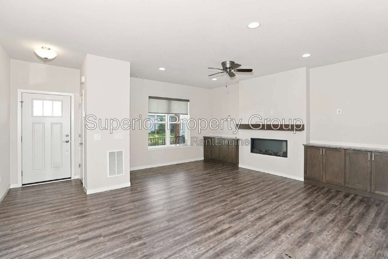 2865 Endive Dr - Photo 3 of 25