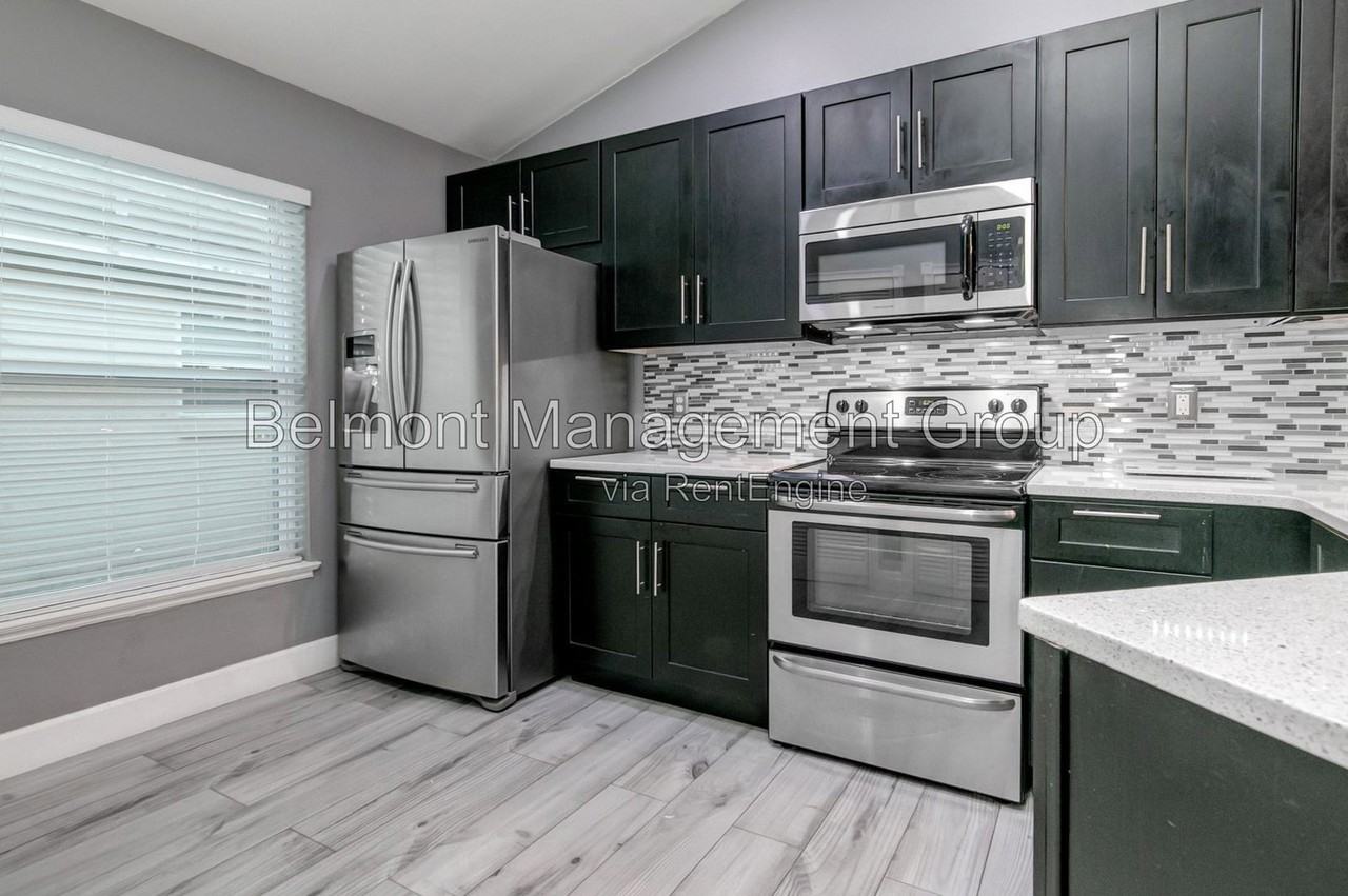 307 Woodbay Ct - Photo 4 of 15