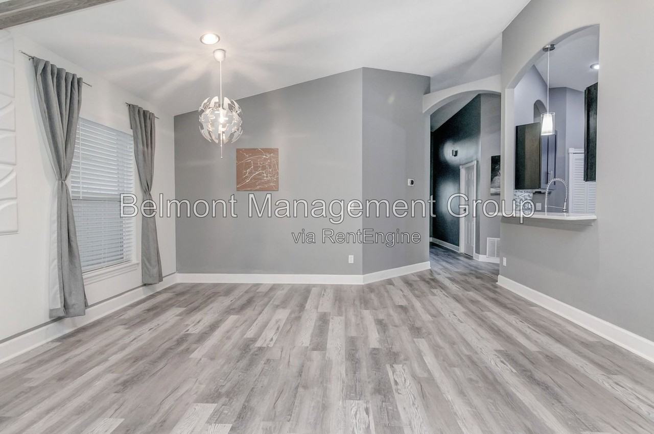 307 Woodbay Ct - Photo 5 of 15