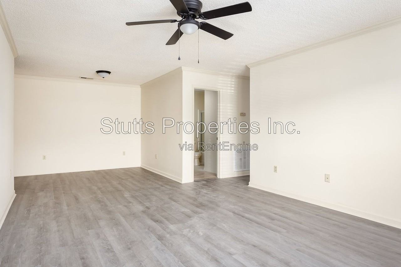 2424 Roberts Ln #B17 - Photo 4 of 18