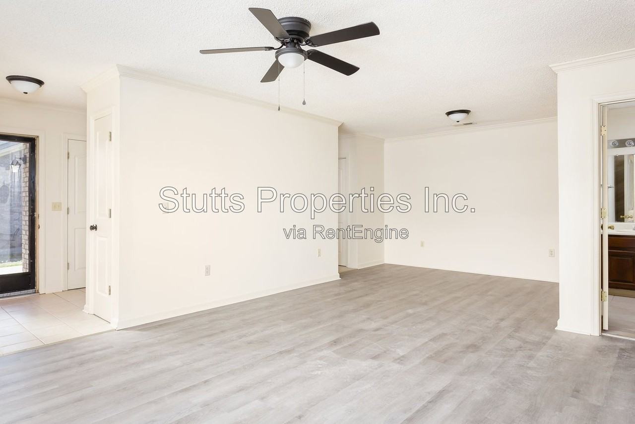 2424 Roberts Ln #B17 - Photo 5 of 18