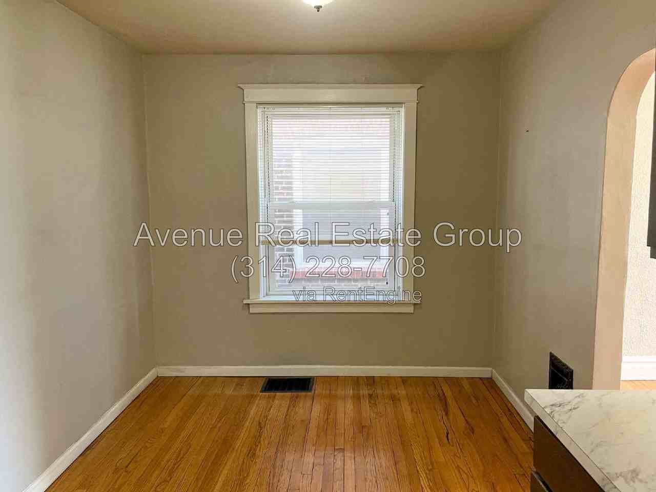 5067 Chippewa St #1F - Photo 4 of 8