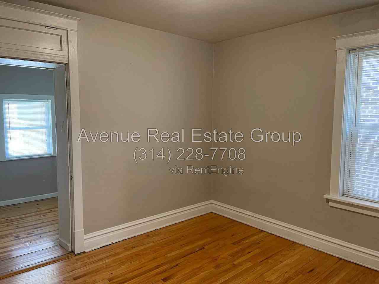 5067 Chippewa St #1F - Photo 6 of 8