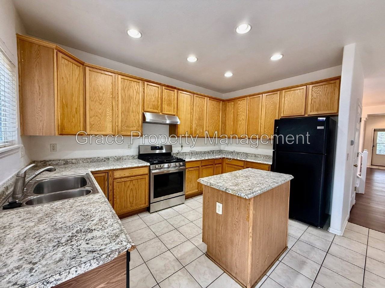 5275 Red Hawk Pkwy - Photo 7 of 24