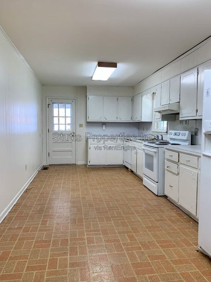 829 Cumberland St - Photo 4 of 11