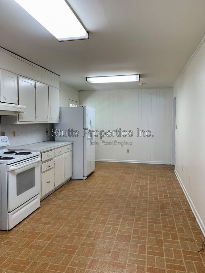 829 Cumberland St - Photo 5 of 11