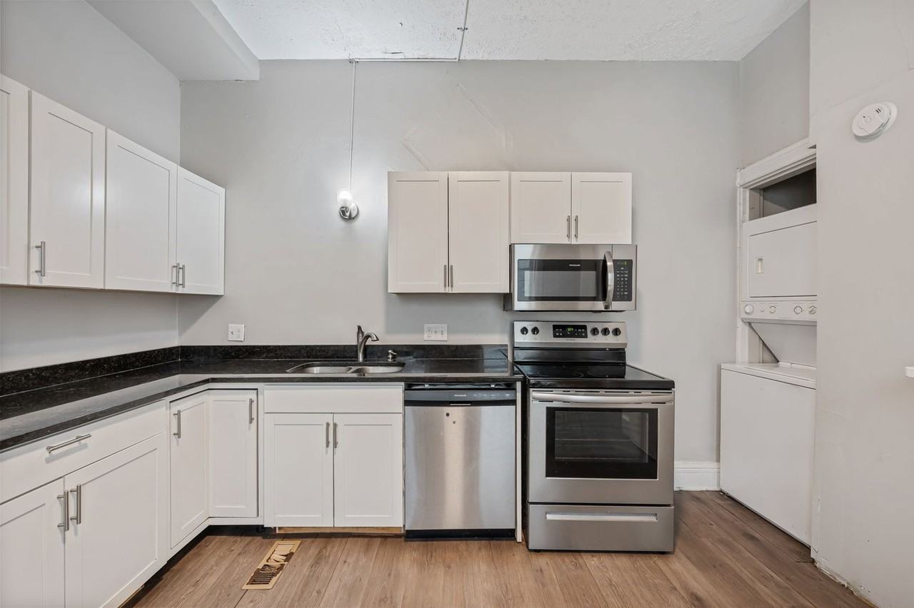 2332 Rohs St - Photo 3 of 11