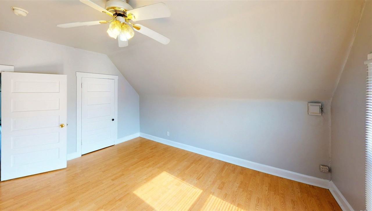 2317 Rohs St - Photo 5 of 9