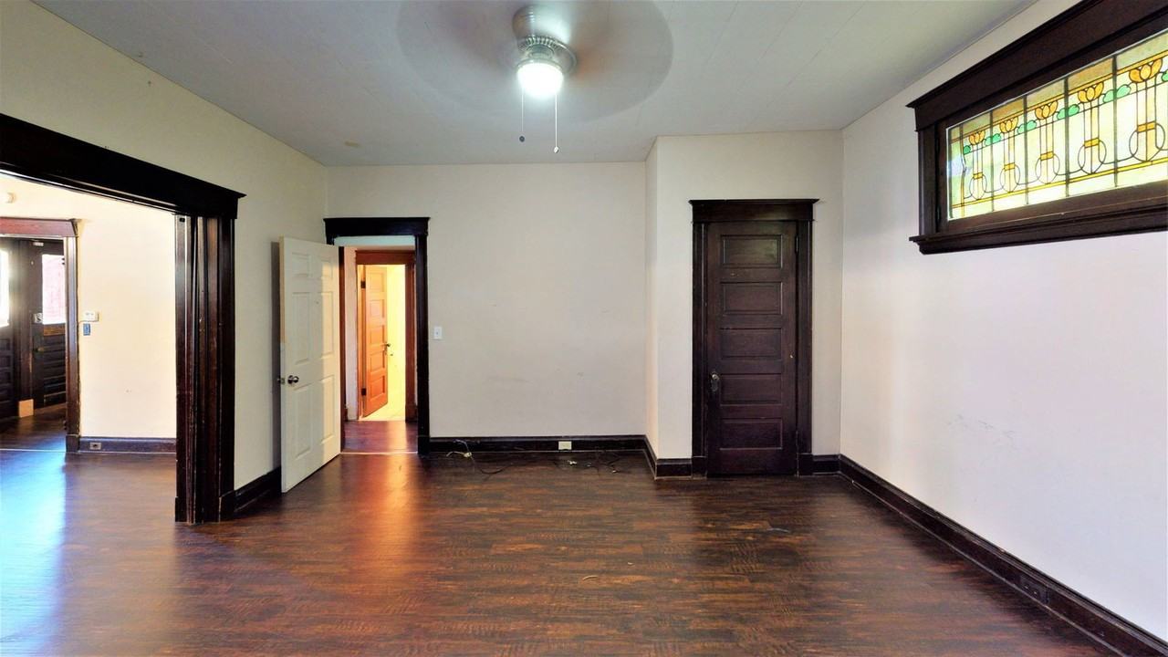 2354 Stratford Ave - Photo 6 of 15