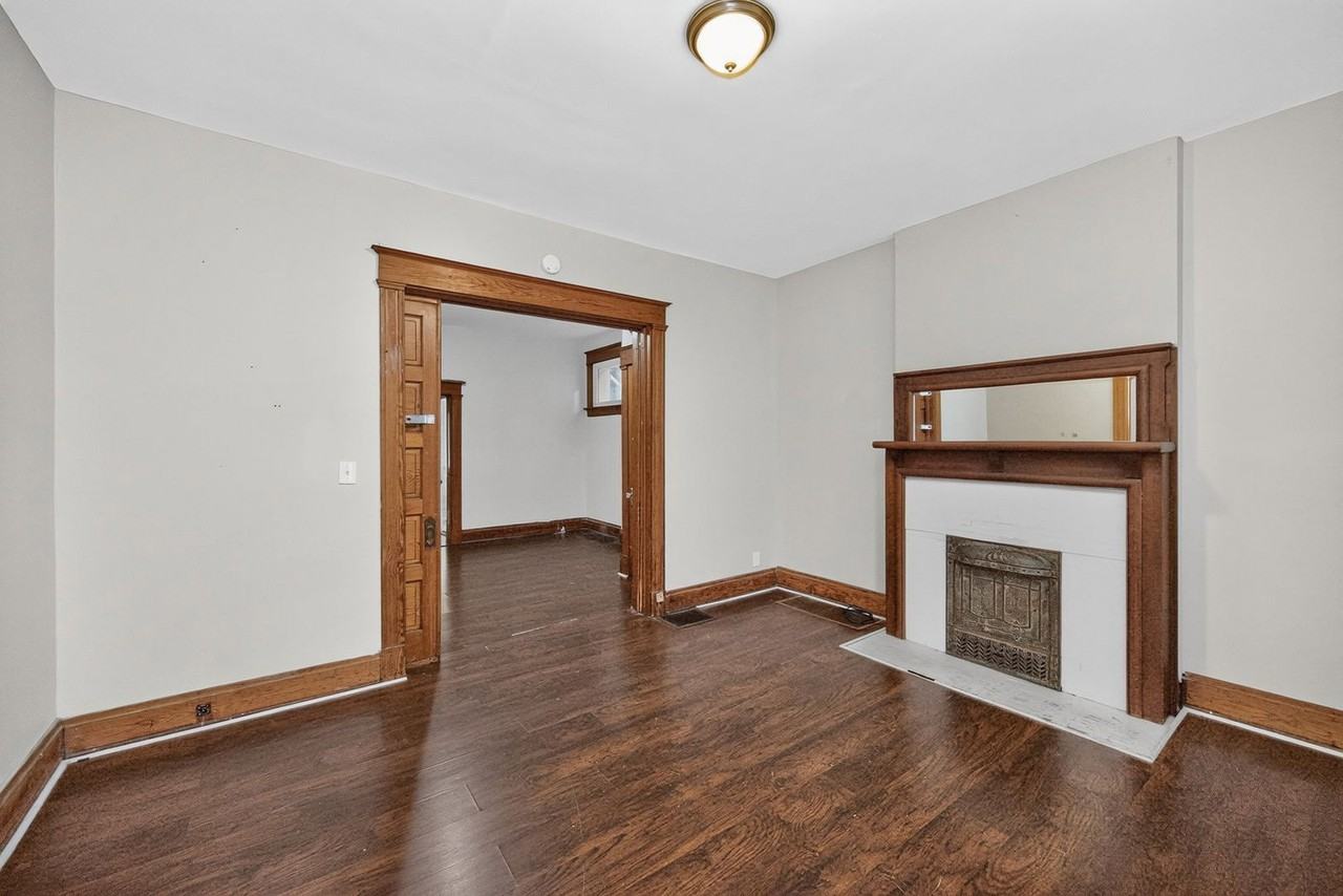 2349 Stratford Ave - Photo 2 of 33