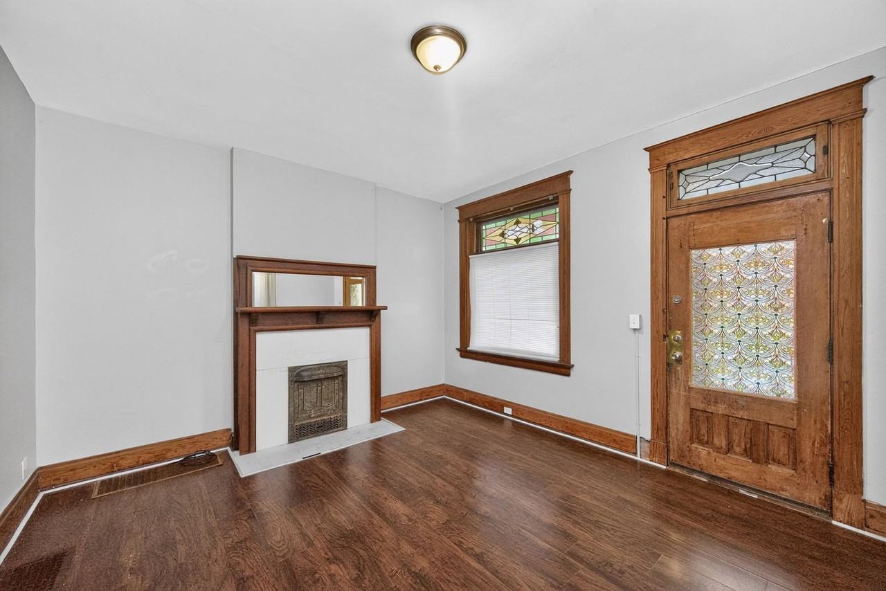 2349 Stratford Ave - Photo 3 of 33