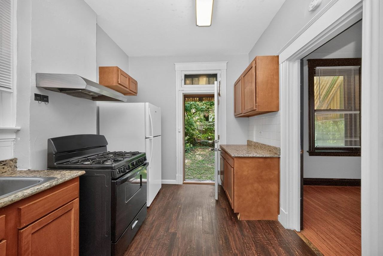 2358 Stratford Ave - Photo 2 of 34