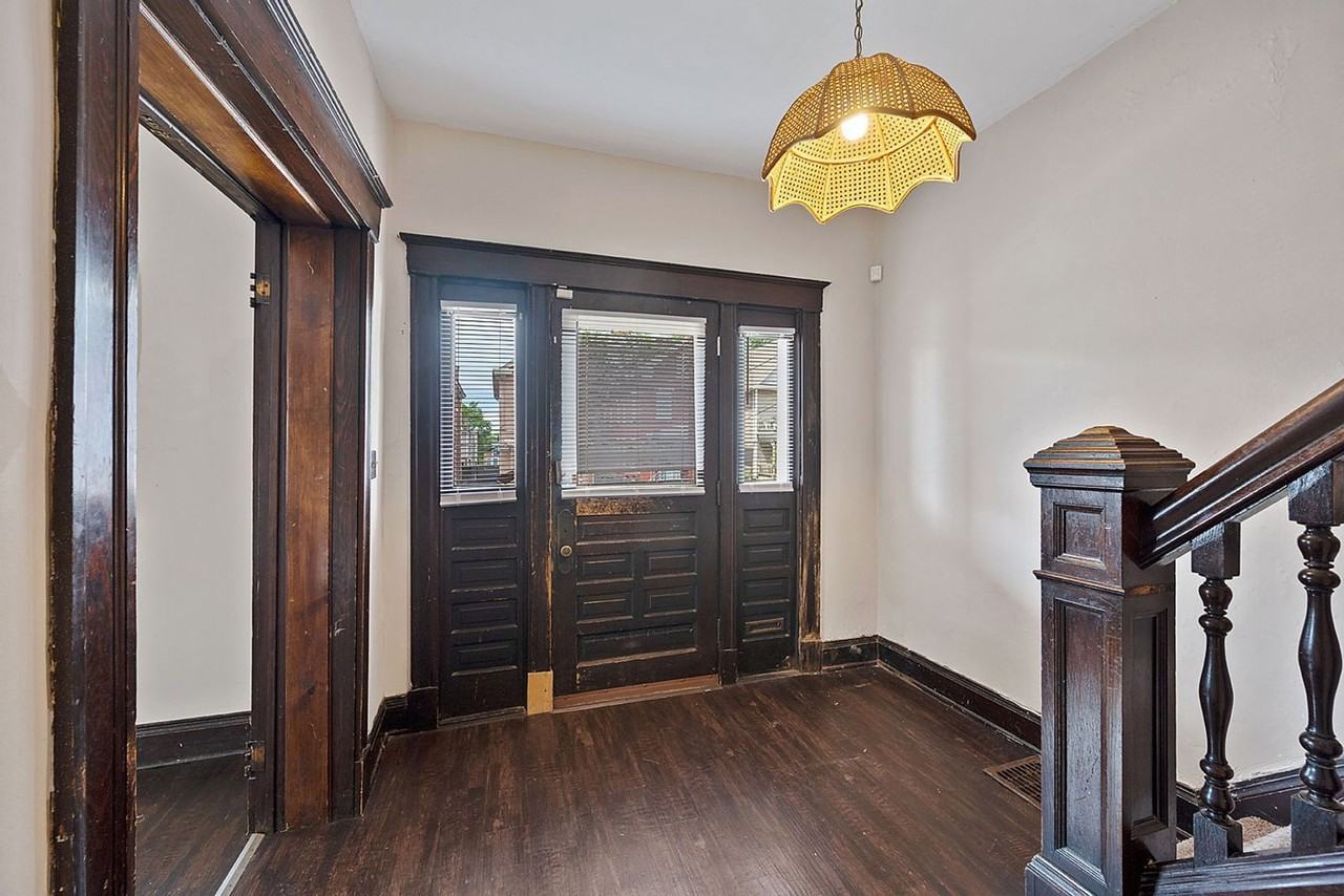 2353 Stratford Ave - Photo 2 of 22
