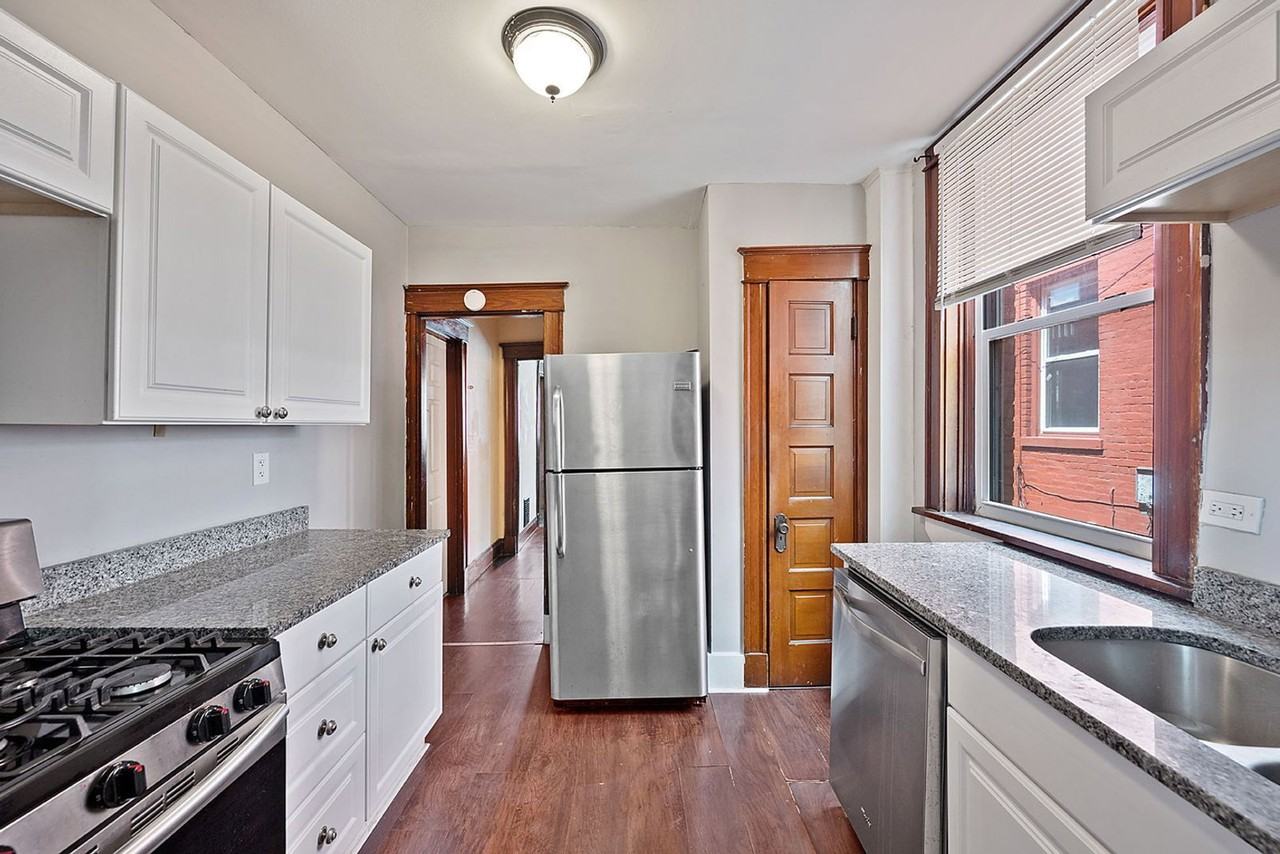 2353 Stratford Ave - Photo 5 of 22