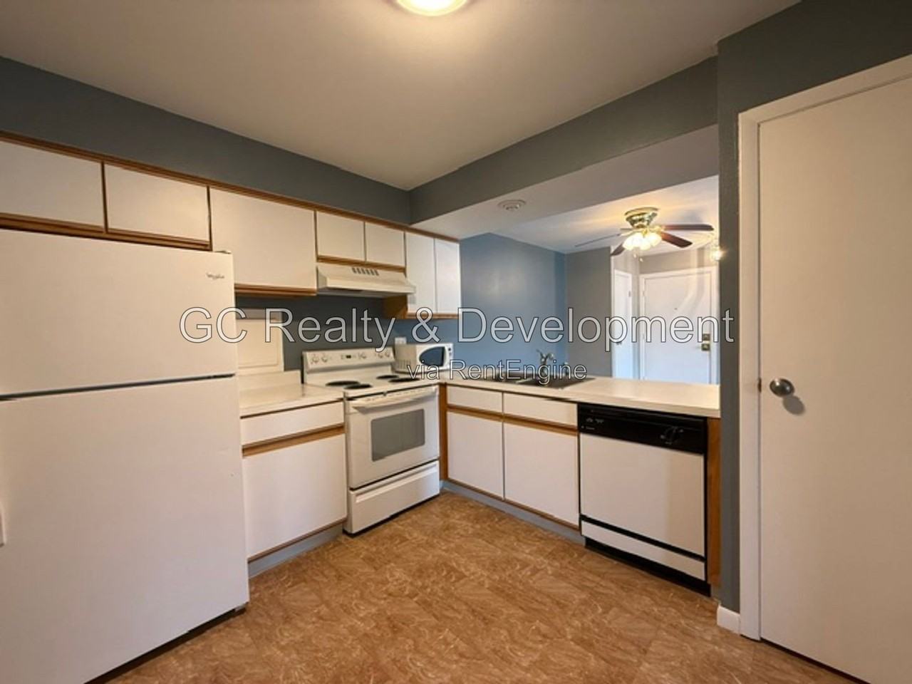 1906 S Plum Grove Rd #2A - Photo 2 of 10