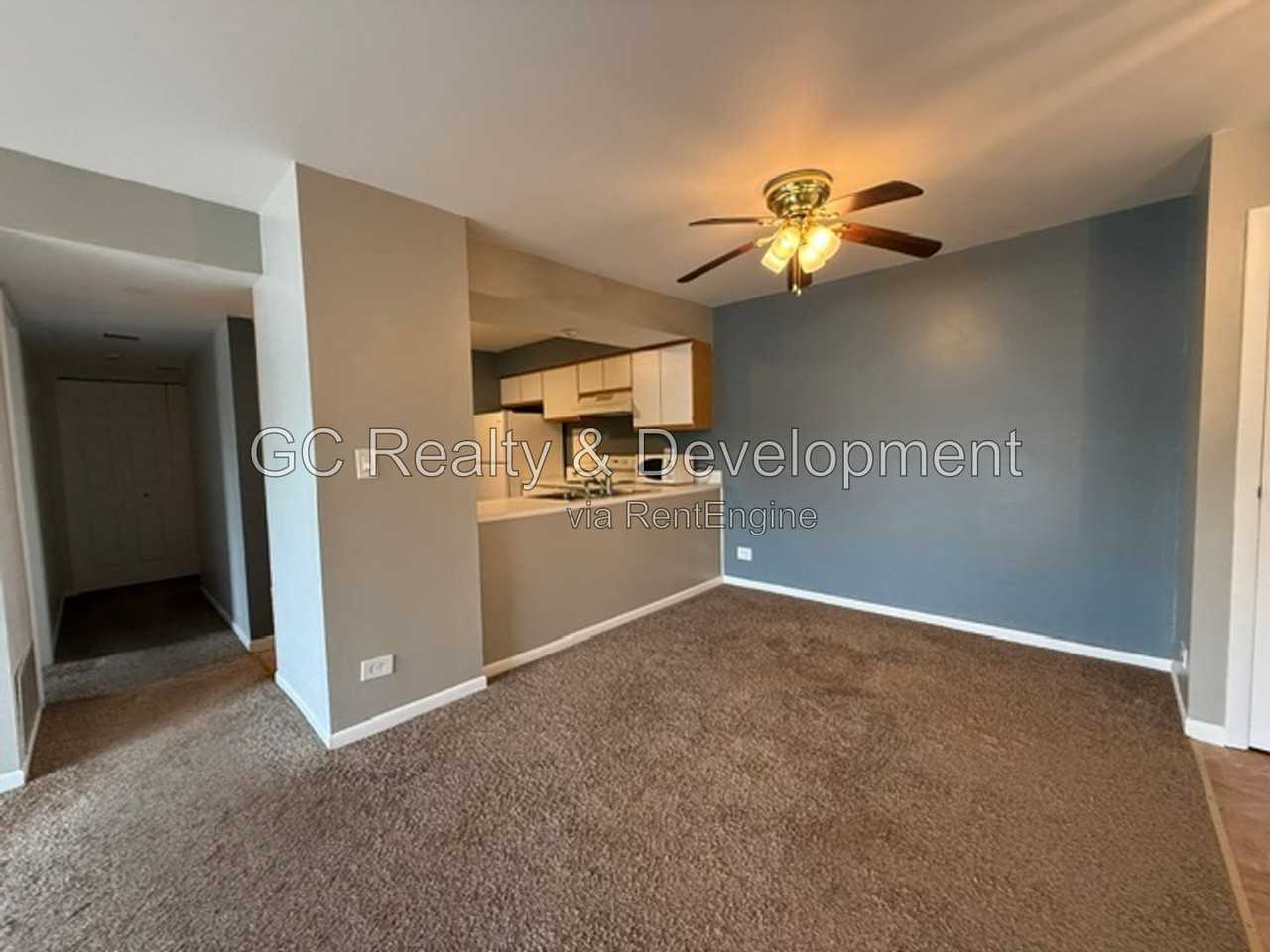 1906 S Plum Grove Rd #2A - Photo 4 of 10