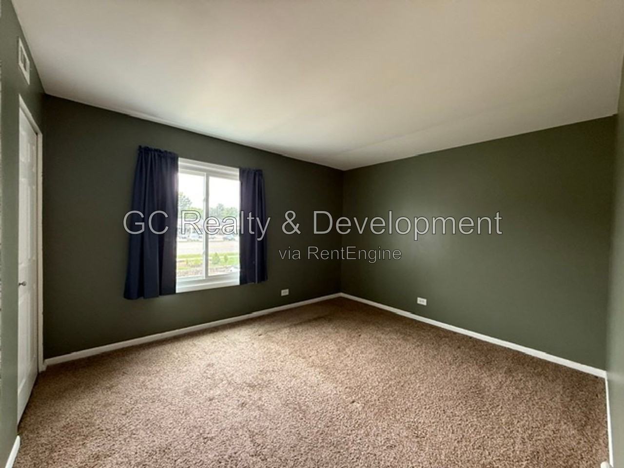 1906 S Plum Grove Rd #2A - Photo 6 of 10