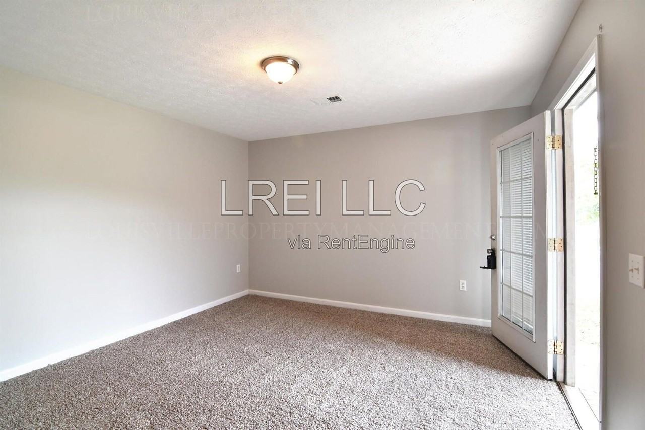302 Keeneland Dr #1B - Photo 7 of 19