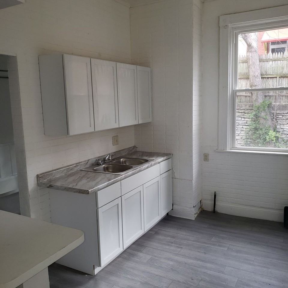 2366 Flora St #1 - Photo 3 of 11