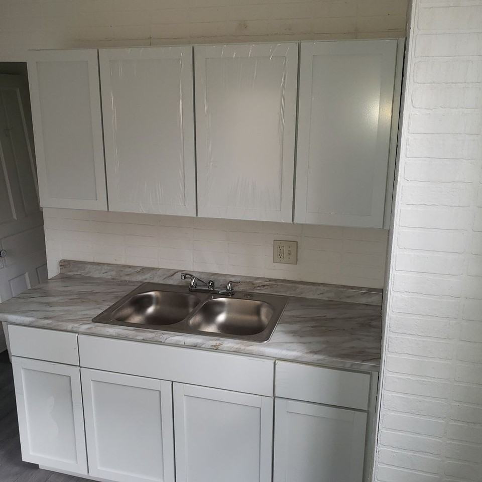 2366 Flora St #1 - Photo 4 of 11