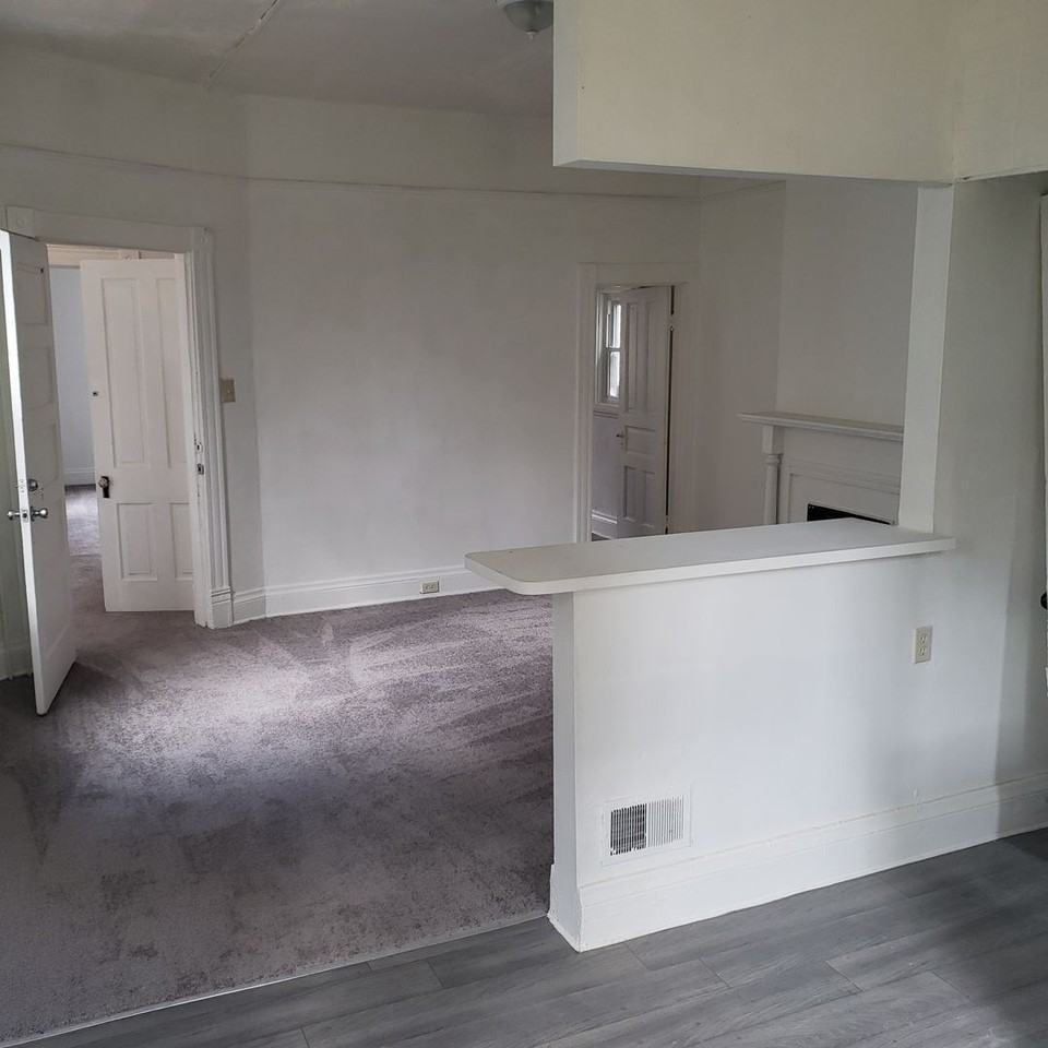 2366 Flora St #1 - Photo 5 of 11