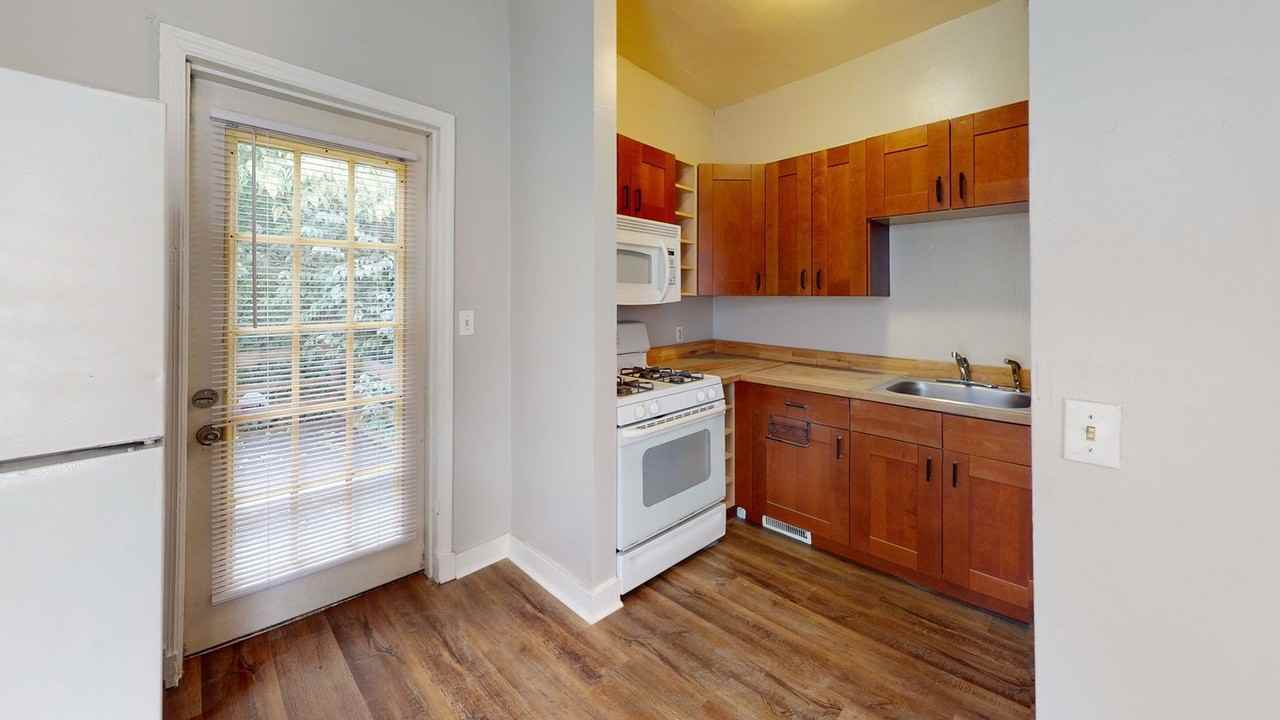 23 W Hollister St - Photo 3 of 17