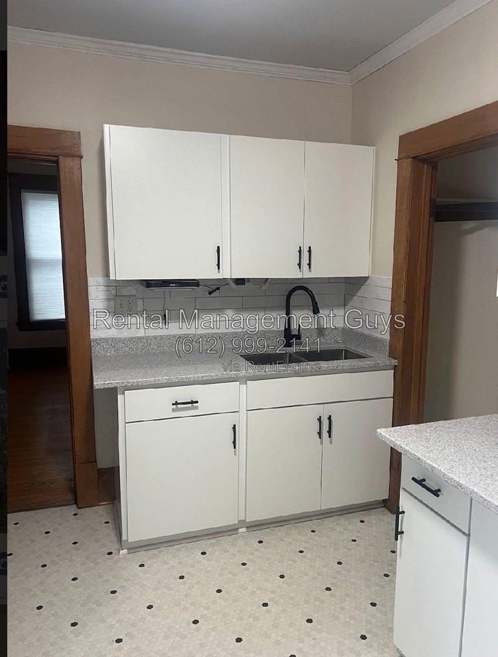 2035 Laurel Ave - Photo 2 of 17