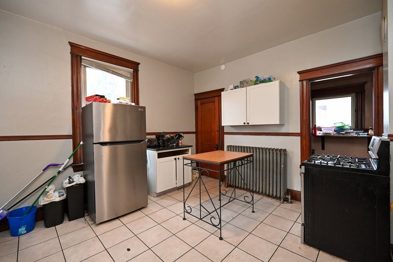 305 W Mcmillan St - Photo 4 of 50