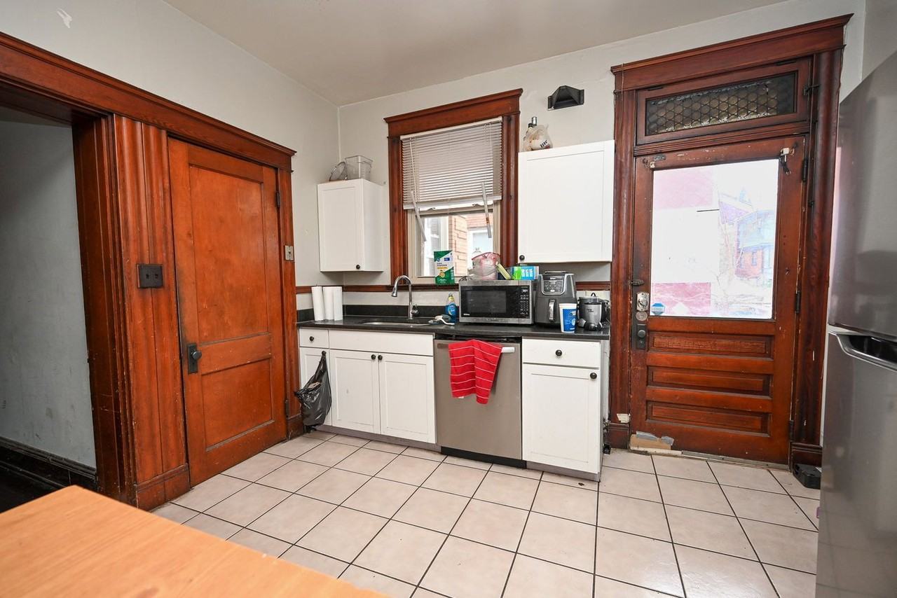305 W Mcmillan St - Photo 6 of 50