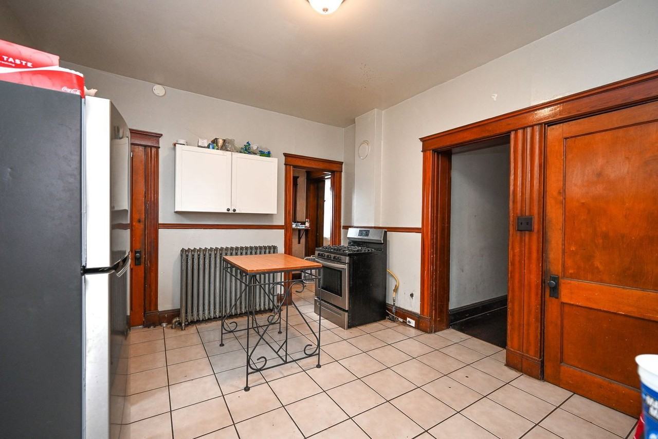 305 W Mcmillan St - Photo 7 of 50