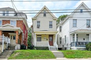 featured image of 2325 Rohs St