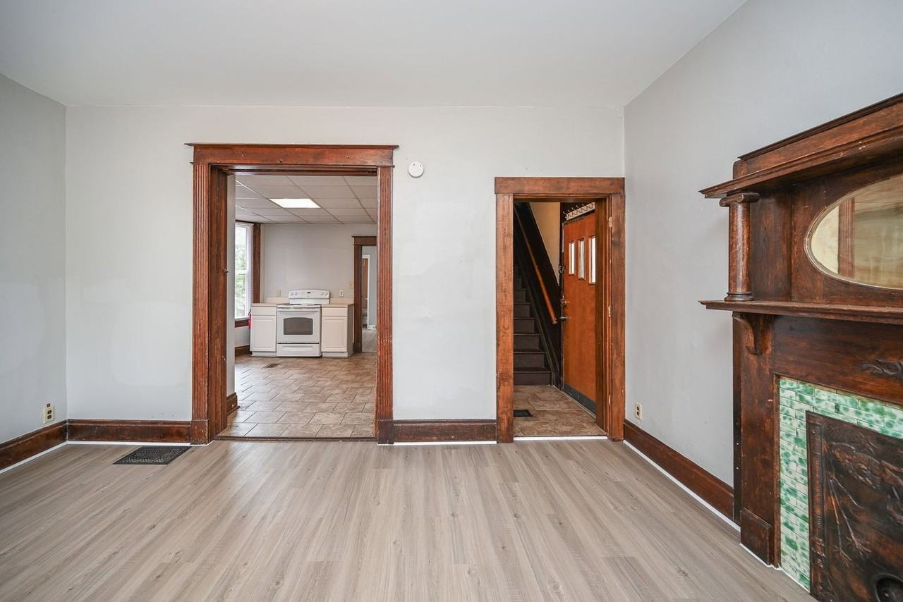 2325 Rohs St - Photo 4 of 30