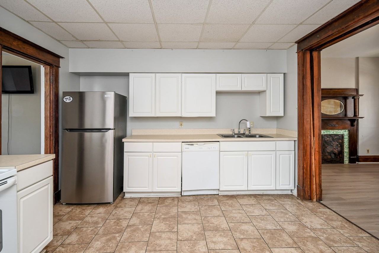 2325 Rohs St - Photo 7 of 30