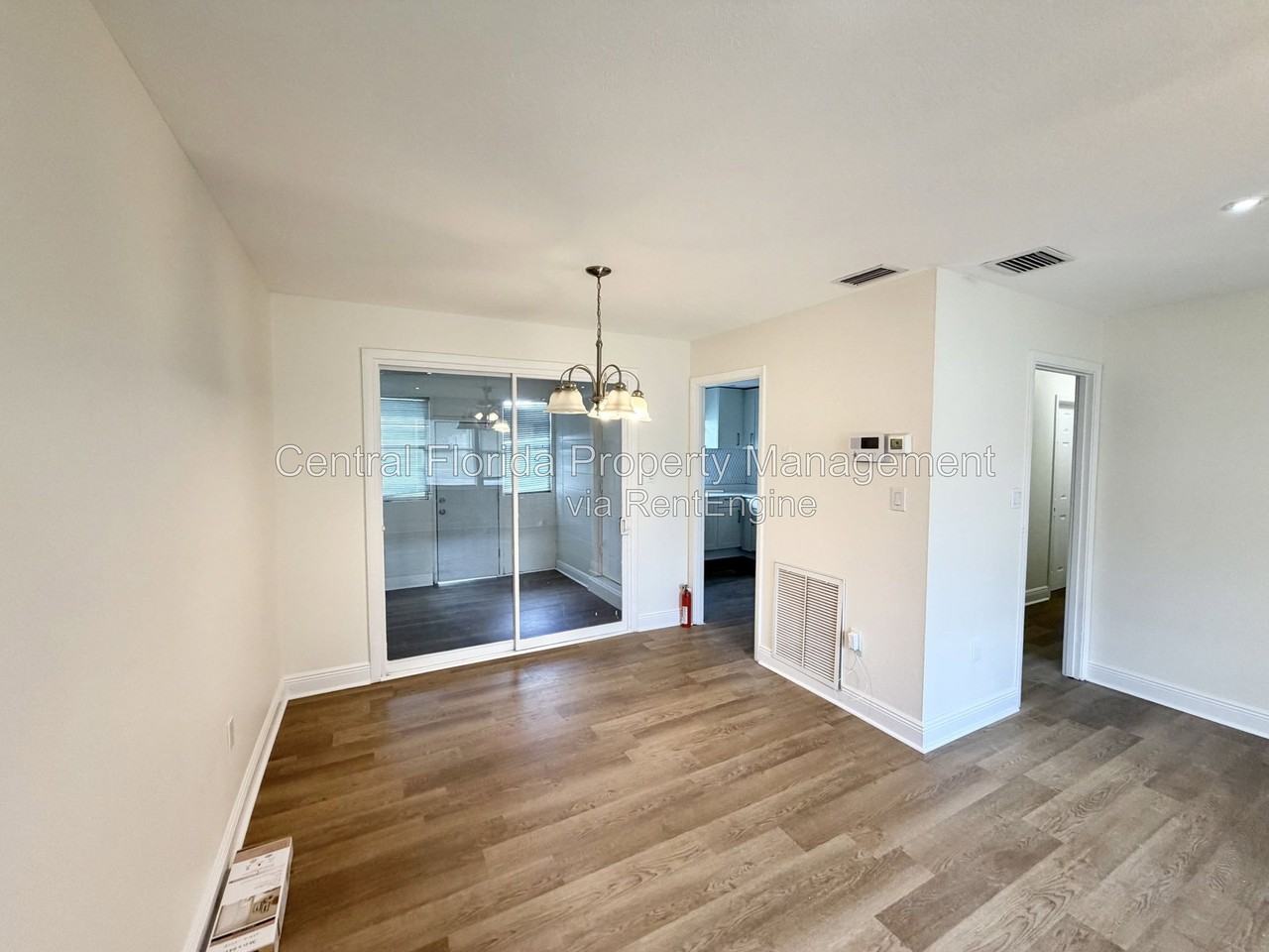 5561 Lido St - Photo 6 of 14