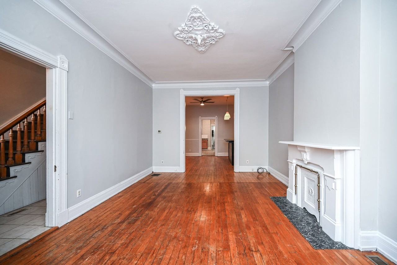 221 E University Ave - Photo 4 of 33