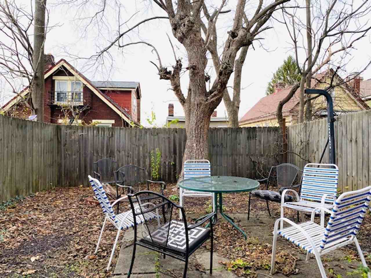 2337 Victor St - Photo 2 of 10