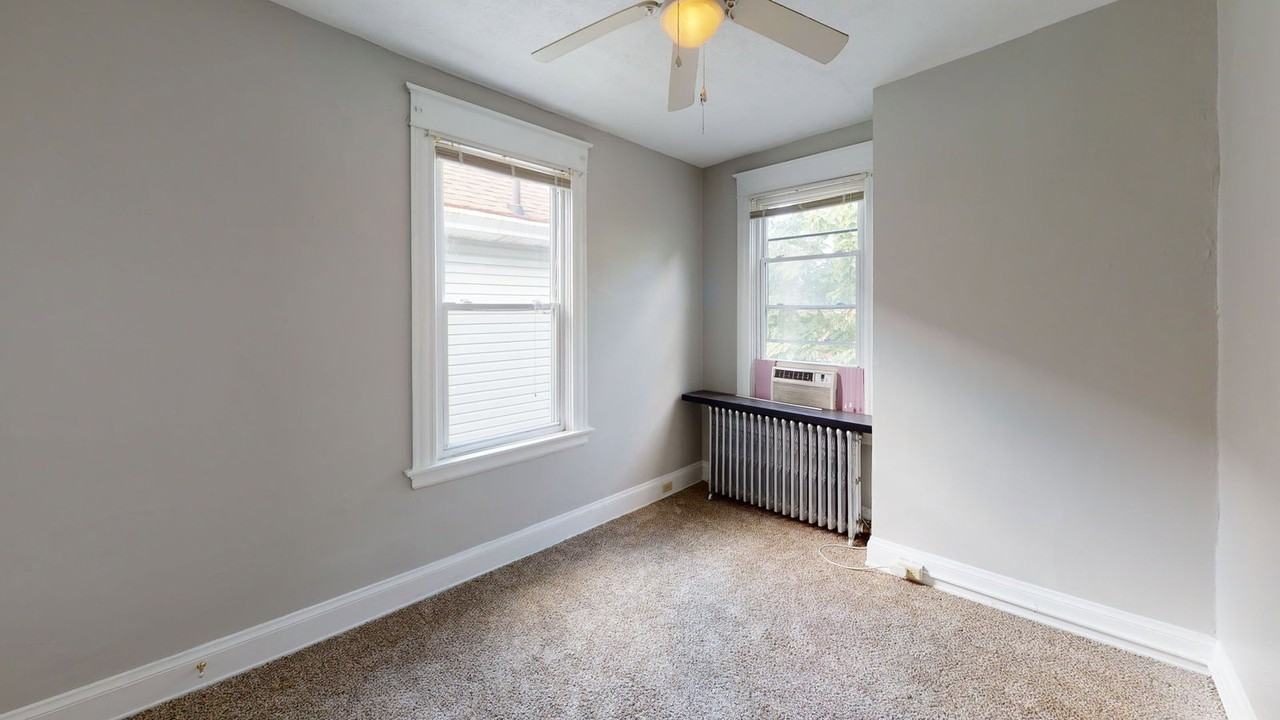 2337 Victor St - Photo 4 of 10