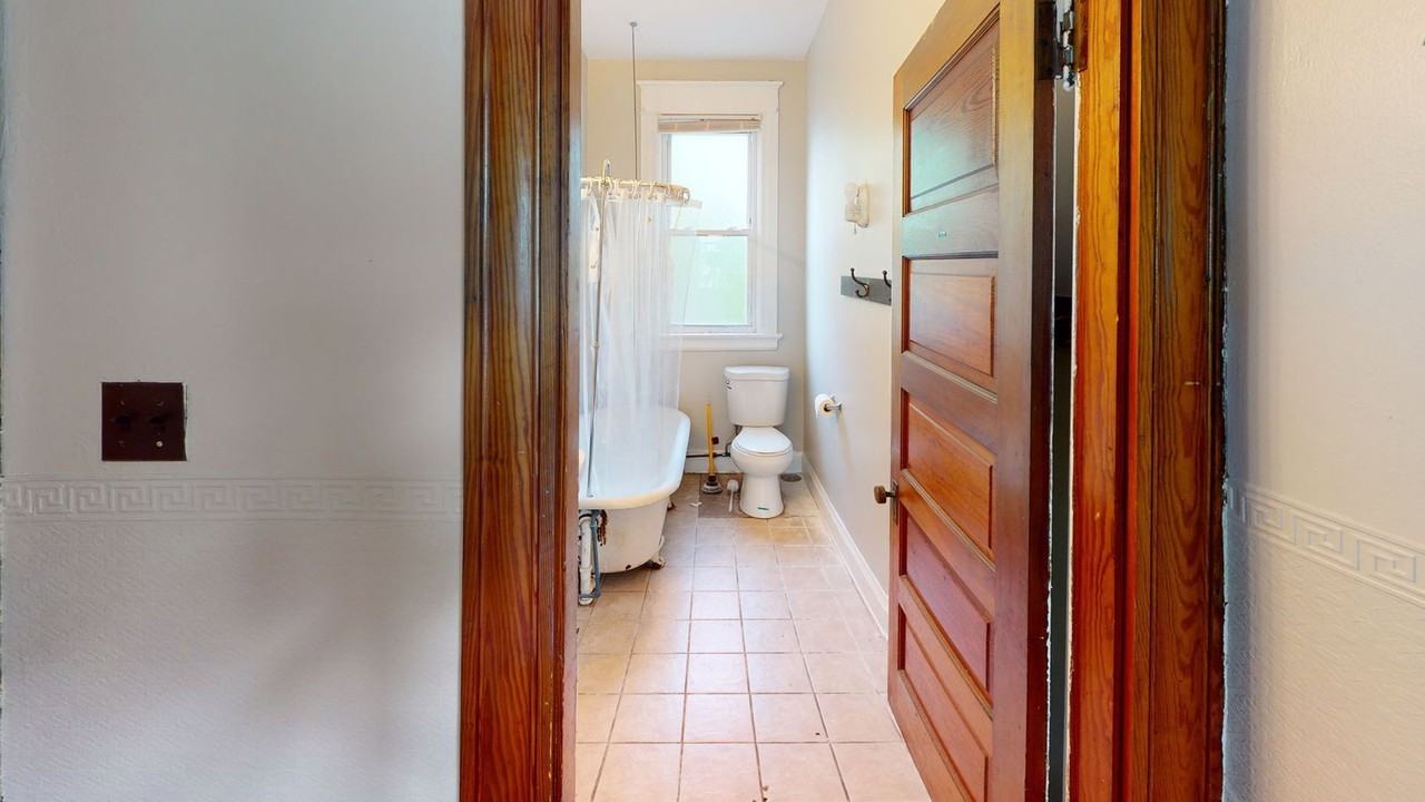 2337 Victor St - Photo 6 of 10