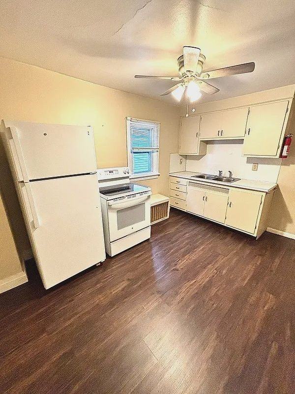 521 Spruce St #2 - Photo 4 of 12