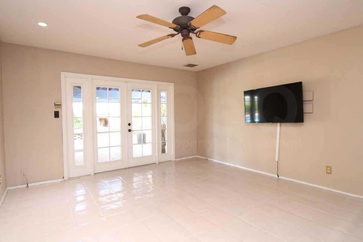 10511 E Sahuaro Dr - Photo 5 of 22