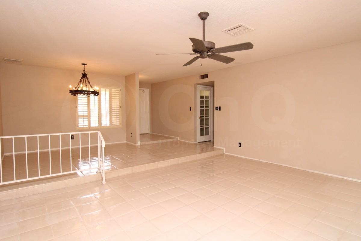 10511 E Sahuaro Dr - Photo 7 of 22