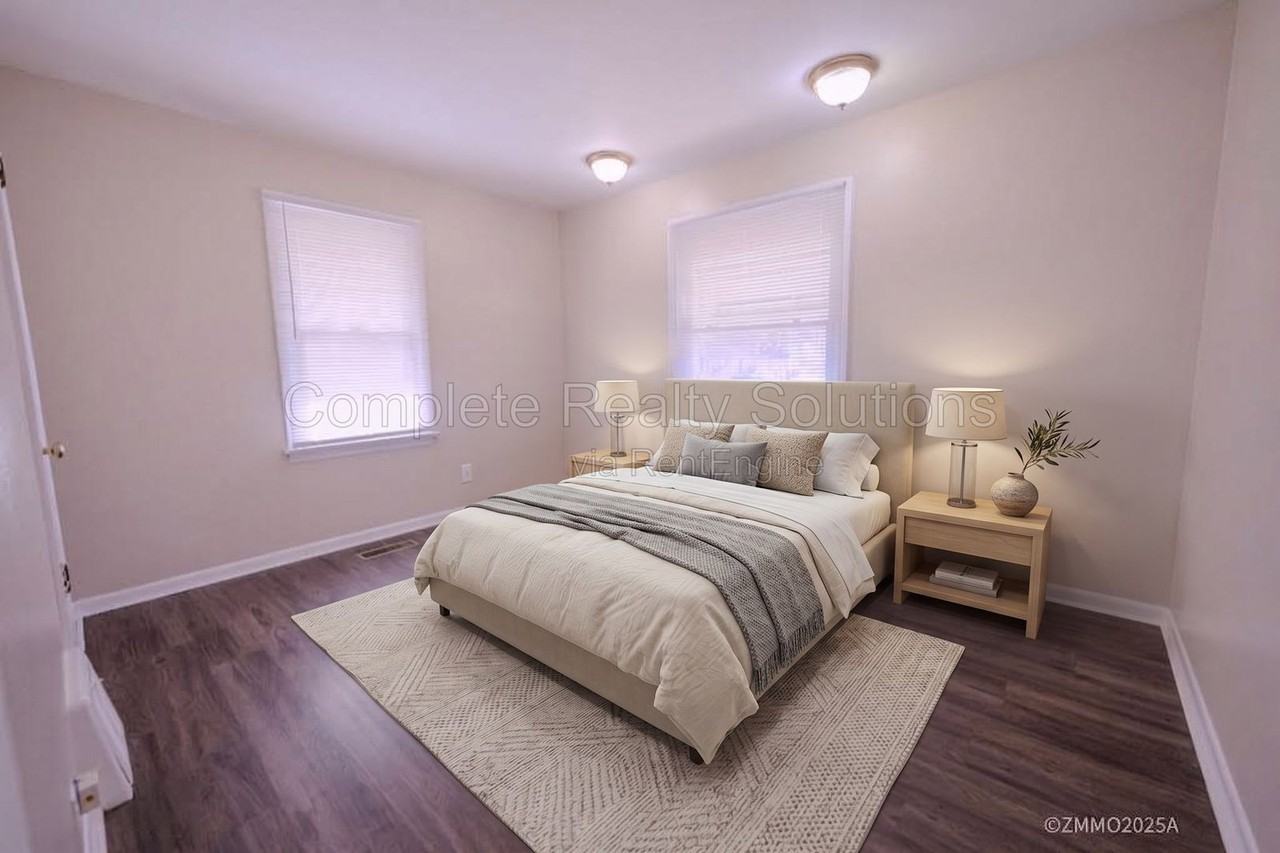10200 Tappan Dr - Photo 3 of 40