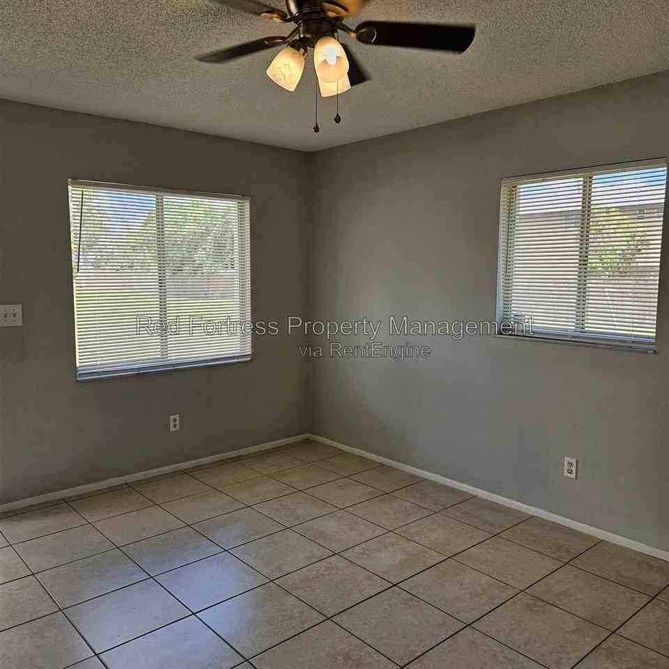 13929 1st St - Photo 4 of 6