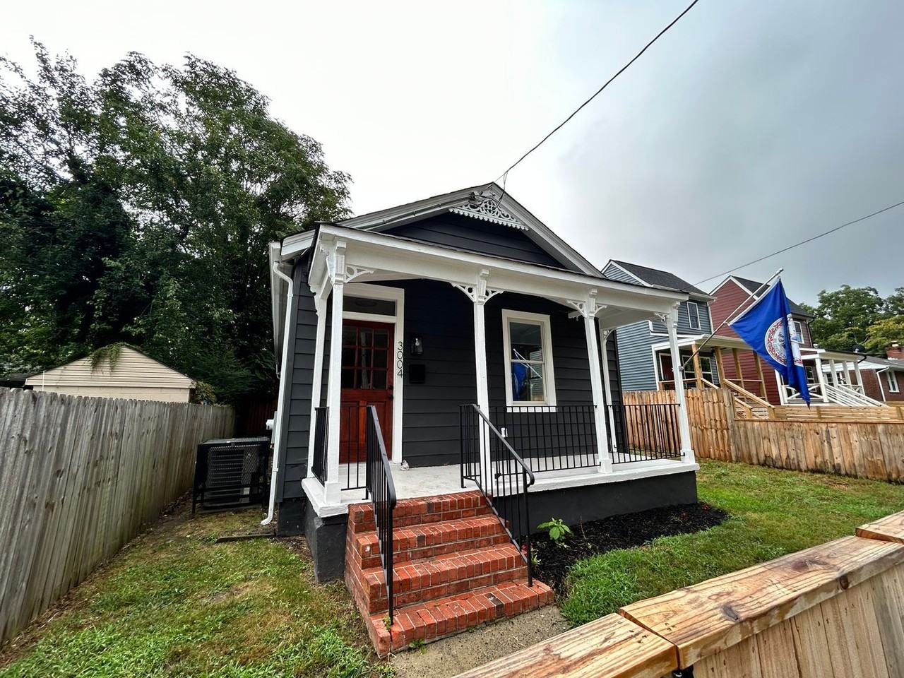3004 Lawson St - Photo 3 of 27