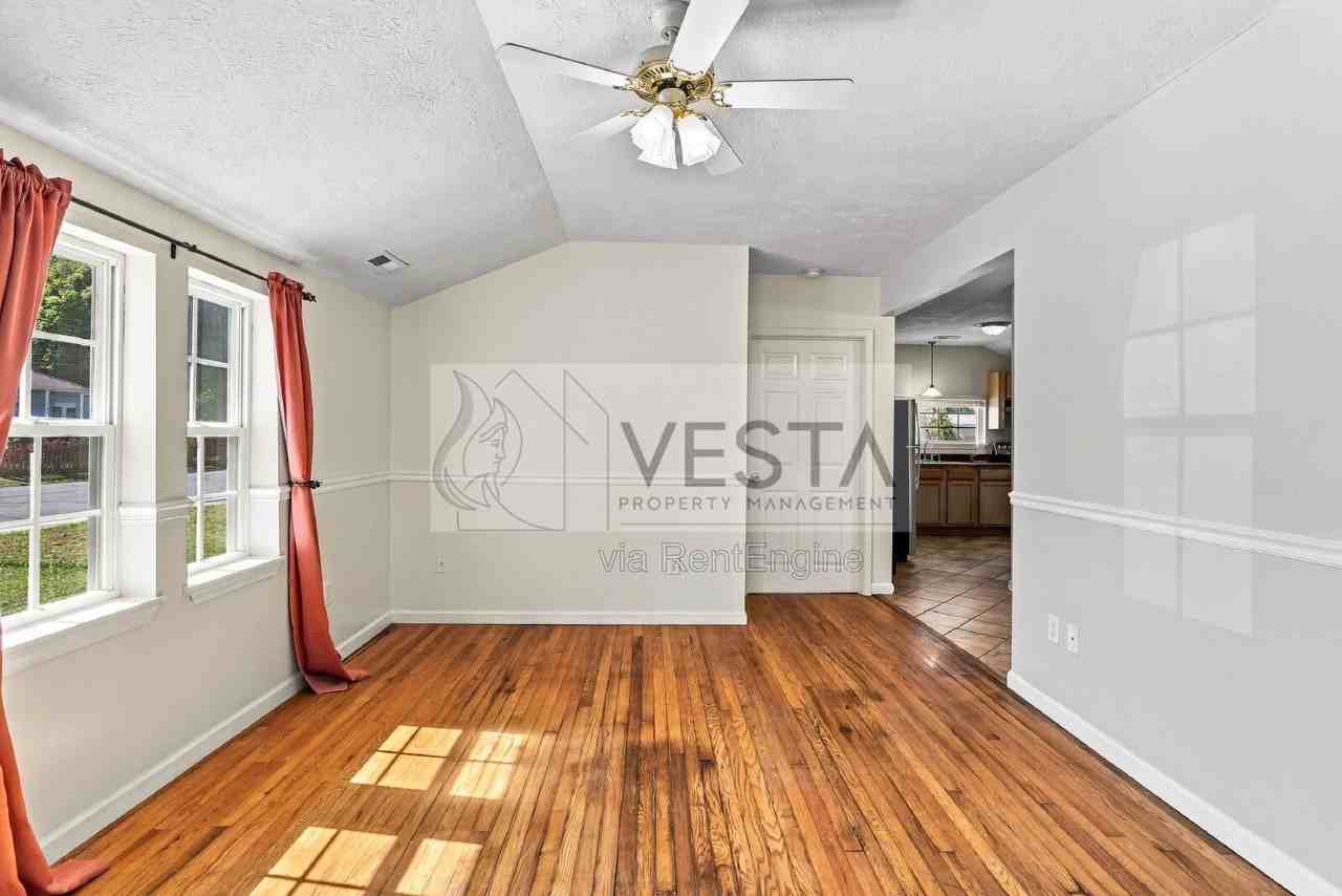 108 Belle Meade Dr - Photo 4 of 24