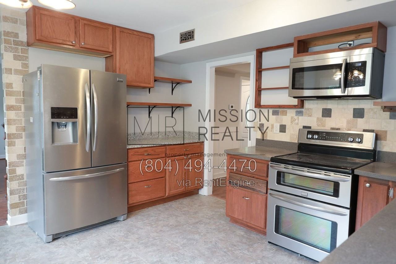 1304 Manders Knoll Ct - Photo 4 of 22